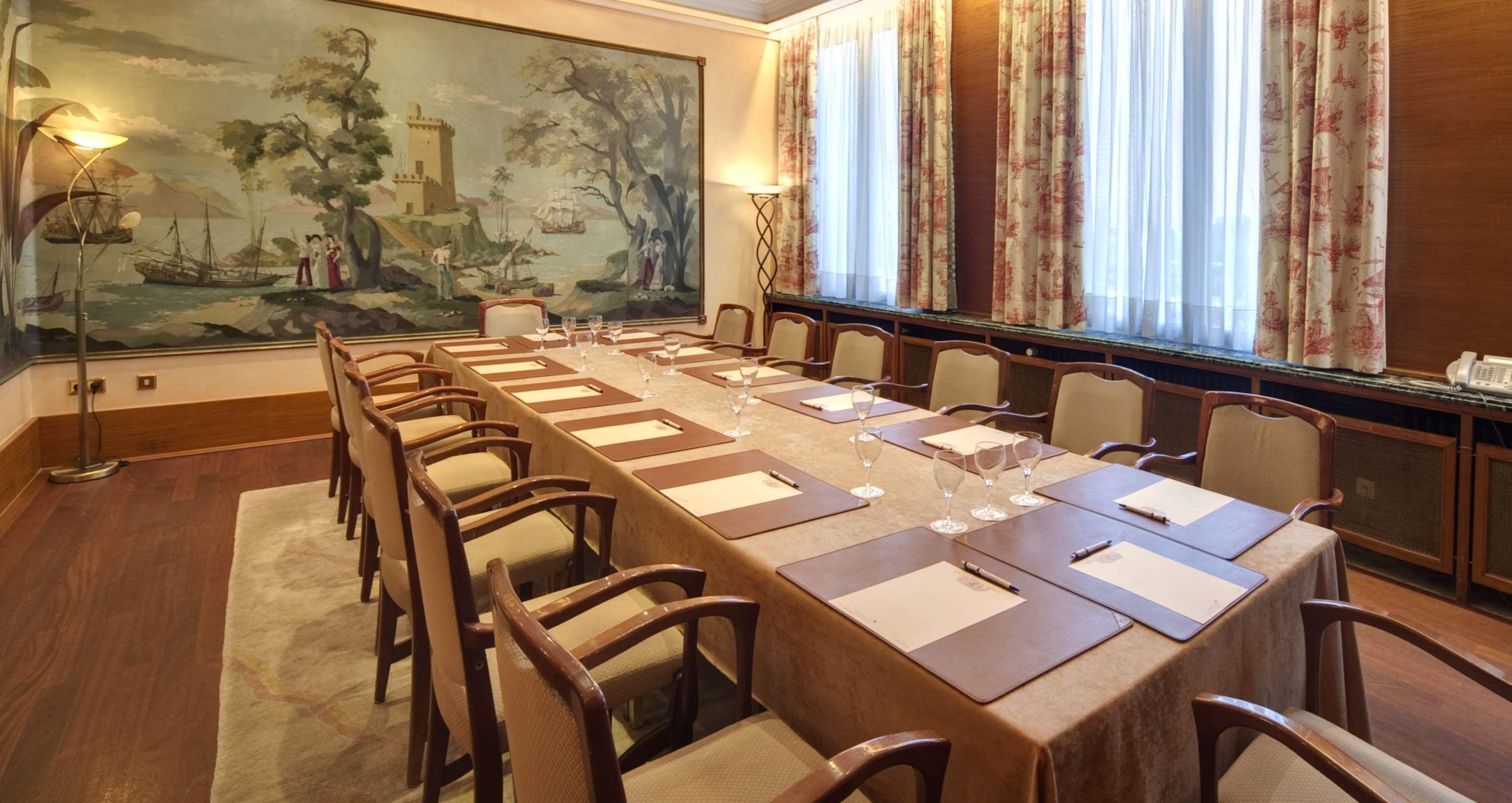 Grand Cravat Hotel 4*