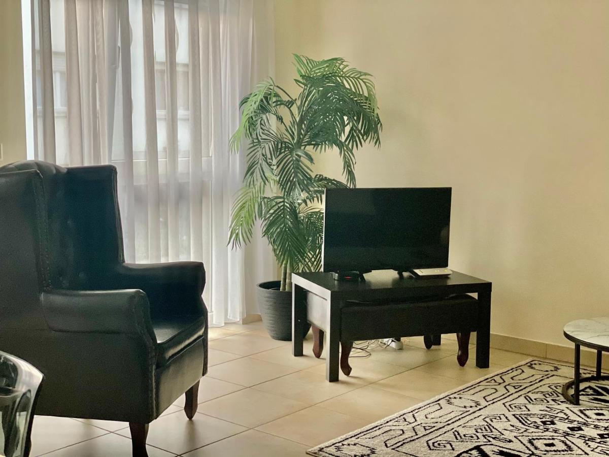 Apartment Spacious One Bedroom With Large Terrace In Centre *
