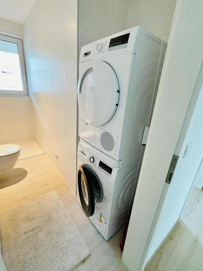 Brand New 1 Bedroom In Center With Terrace - 4a