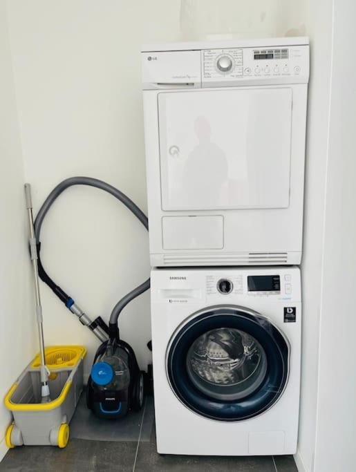 Large 1 Bedroom In Center With Terrace & Parking -67b Apartment Luxembourg
