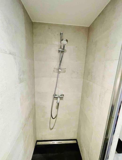 New 3 Bedrooms In Center With Terrace & Parking -142-92 Appartement Luxembourg