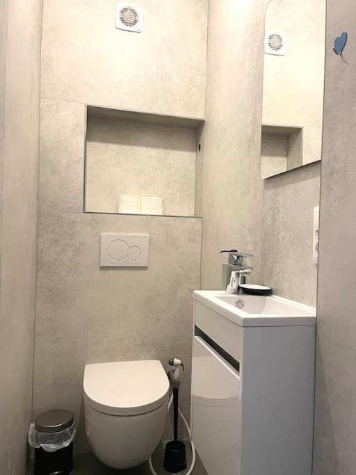 Penthouse With Garden And Parking In Center- Kpg *
