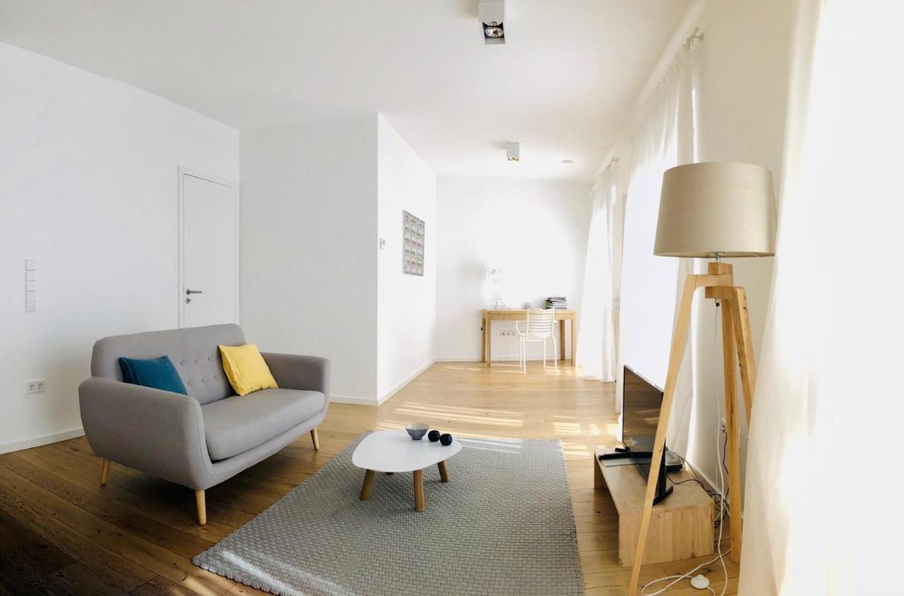 Adorable Center With Parking, Near Tram Apartment *