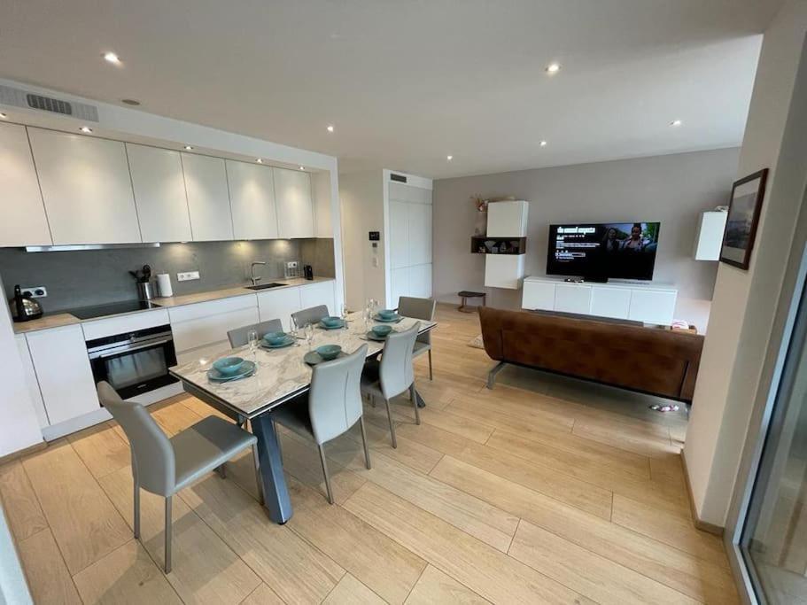 Luxury 3 Bedrooms Flat In The Heart Of Gasperich Terrace And Parking-cd2 Apartamento *