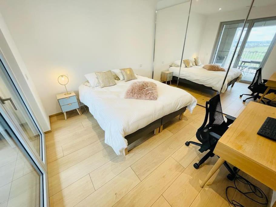 Luxury 3 Bedrooms Flat In The Heart Of Gasperich Terrace And Parking-cd2 Apartamento