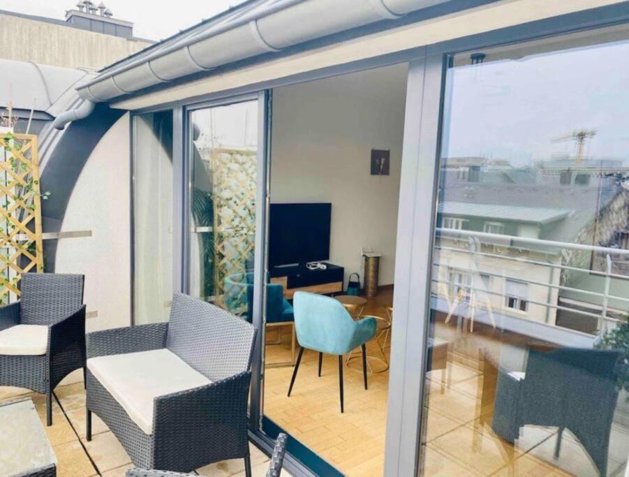 Penthouse 2 Bedrooms In Center Witth Terrace & Parking- 51 Luxembourg