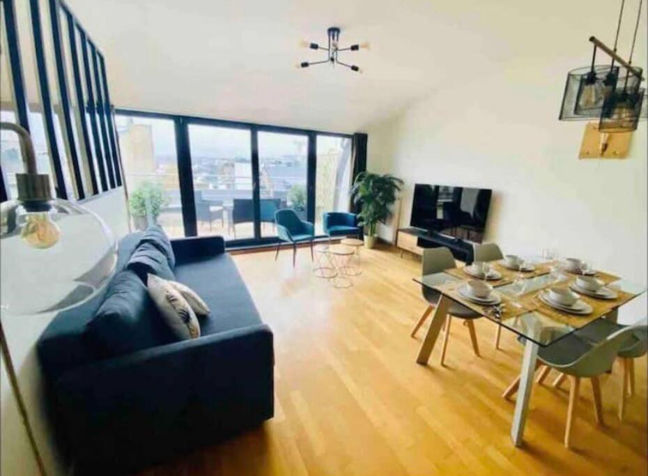 Penthouse 2 Bedrooms In Center Witth Terrace & Parking- 51 *