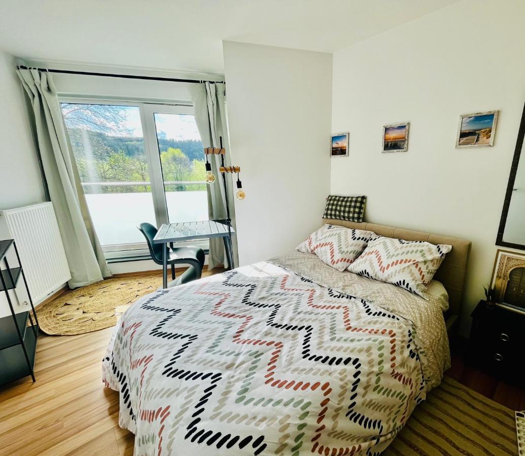 Homestay Cosy With Tv In - Easy Parking-bus And Forest *