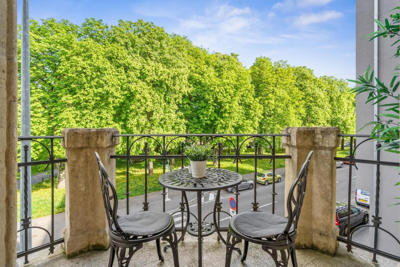 Charming With Balcony In Center Villa *
