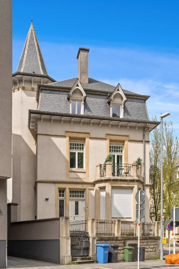 Villa Charming With Balcony In Center