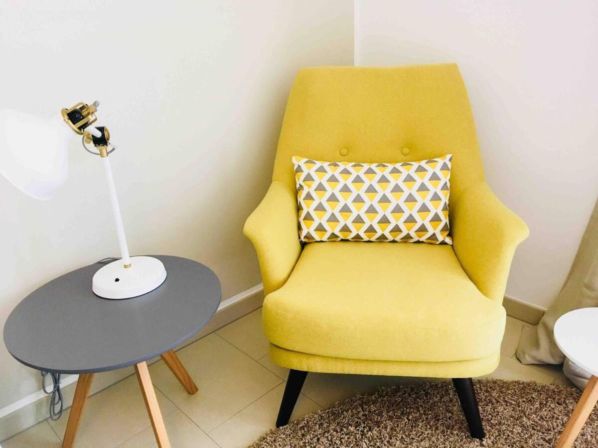 Retro Chic 100m2 Flat, In Center With Terrace And Parking- 92 *