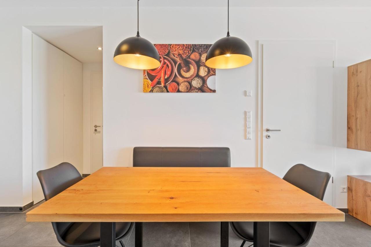 Cloche D'or Proximity - Sleek Urban Space