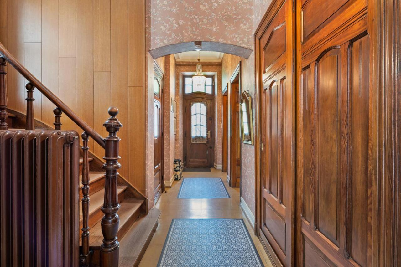 Baroque Style Townhome W Garden & Parking Id101 Vakantiehuis *
