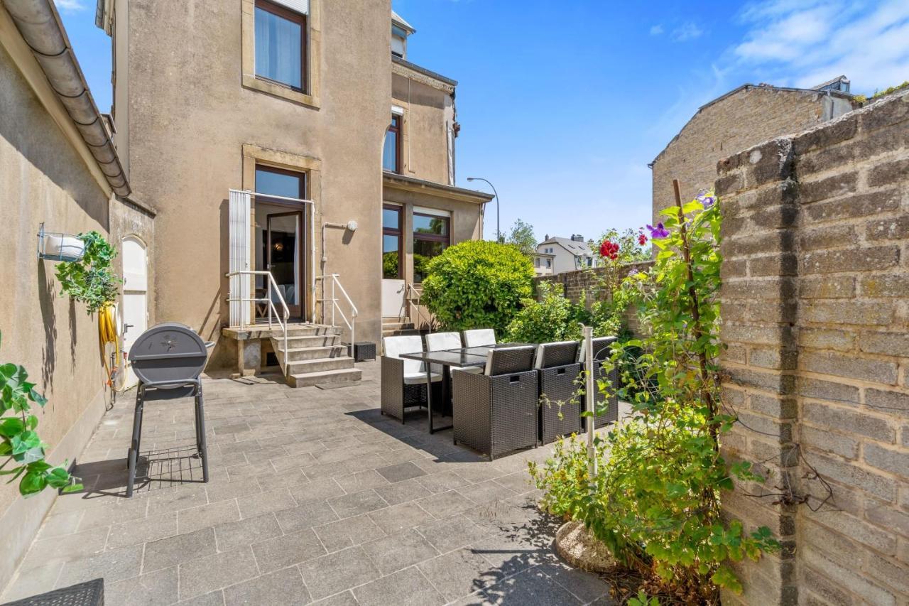 Vakantiehuis Baroque Style Townhome W Garden & Parking Id101