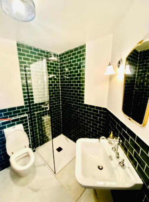 Luxury 1 Bedroom In Center With Terrace & Parking-51b