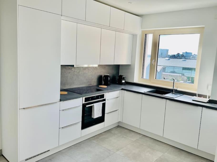 New & Large 1 Bedroom In Center-terrace & Parking - 142-100 * Luxemburg