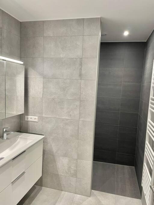 New & Large 1 Bedroom In Center-terrace & Parking - 142-100 * Luxemburg