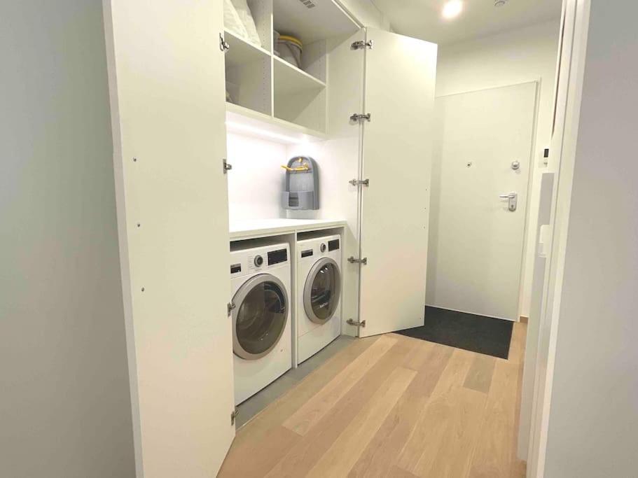 Kirchberg - High End 1 Bedroom With Terrace & Parking Apartment Luxemburg