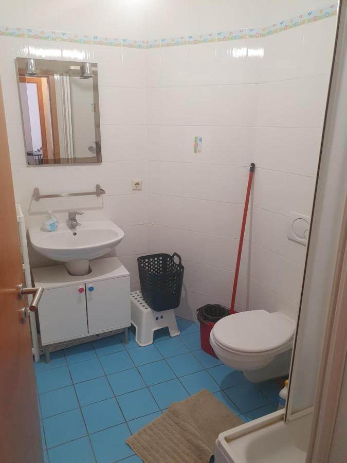 Close To Airport Apartment *