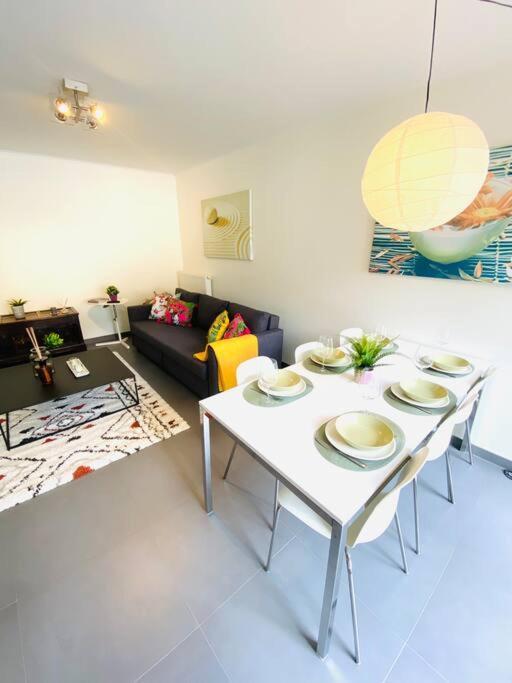 3 Bedrooms In Center With Terraces & Parking-rol1 Apartamento