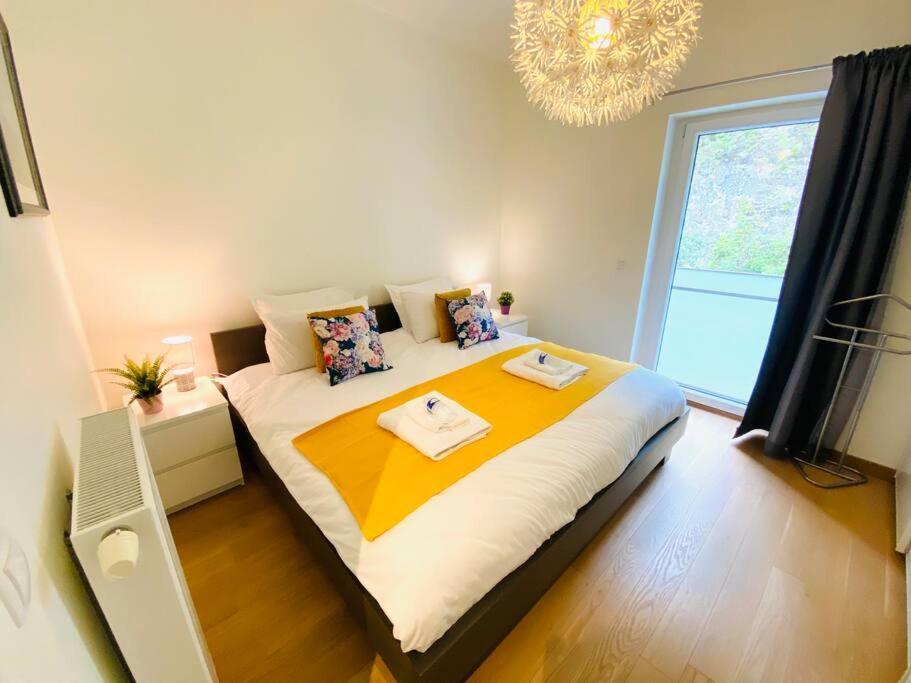 3 Bedrooms In Center With Terraces & Parking-rol1 Apartamento *