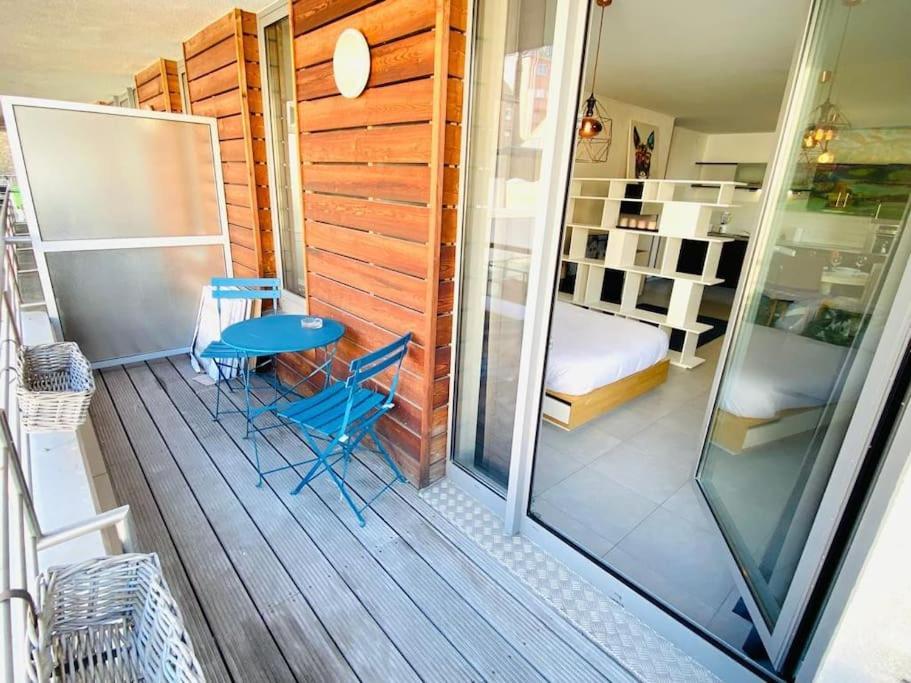 Large Studio In Center With Terrace-cosy *