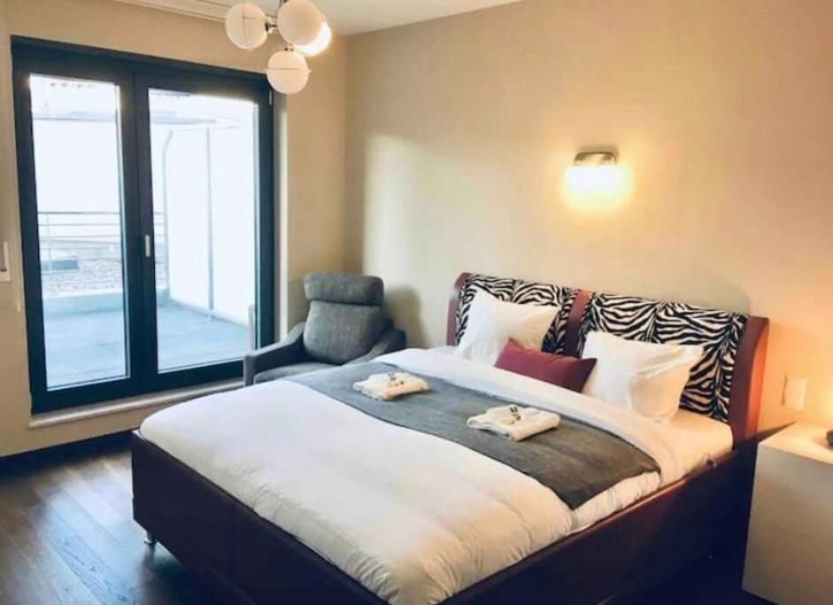 Apartment Large 2 Bedrooms In City Center With Terrace-9 *