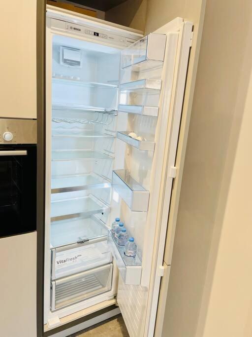 Brand New 3 Bedrooms With Terrace And Parking - 142-92 Apartment