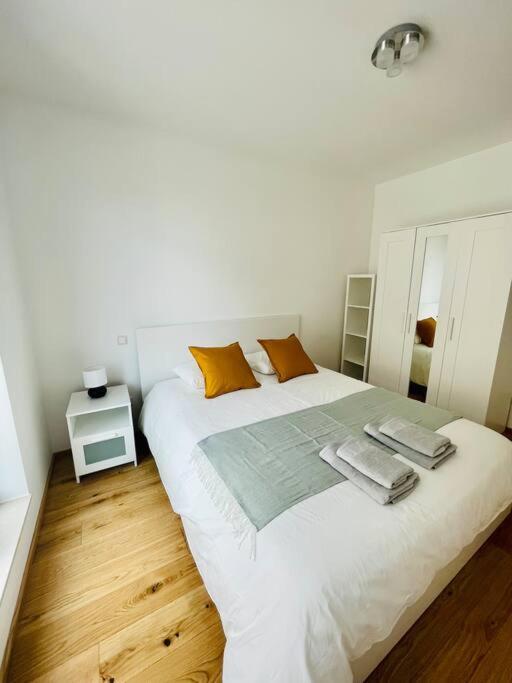 Brand New 3 Bedrooms With Terrace And Parking - 142-92 Apartment