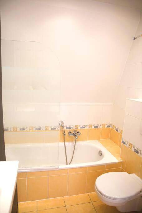 Charming 2br Appartement *