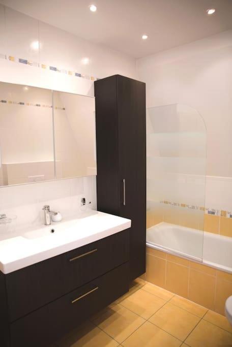 Charming 2br Appartement