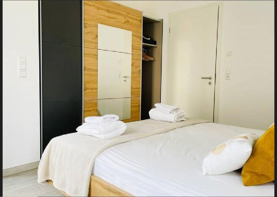 1 Bedroom In Center With Terrace 31--2 *