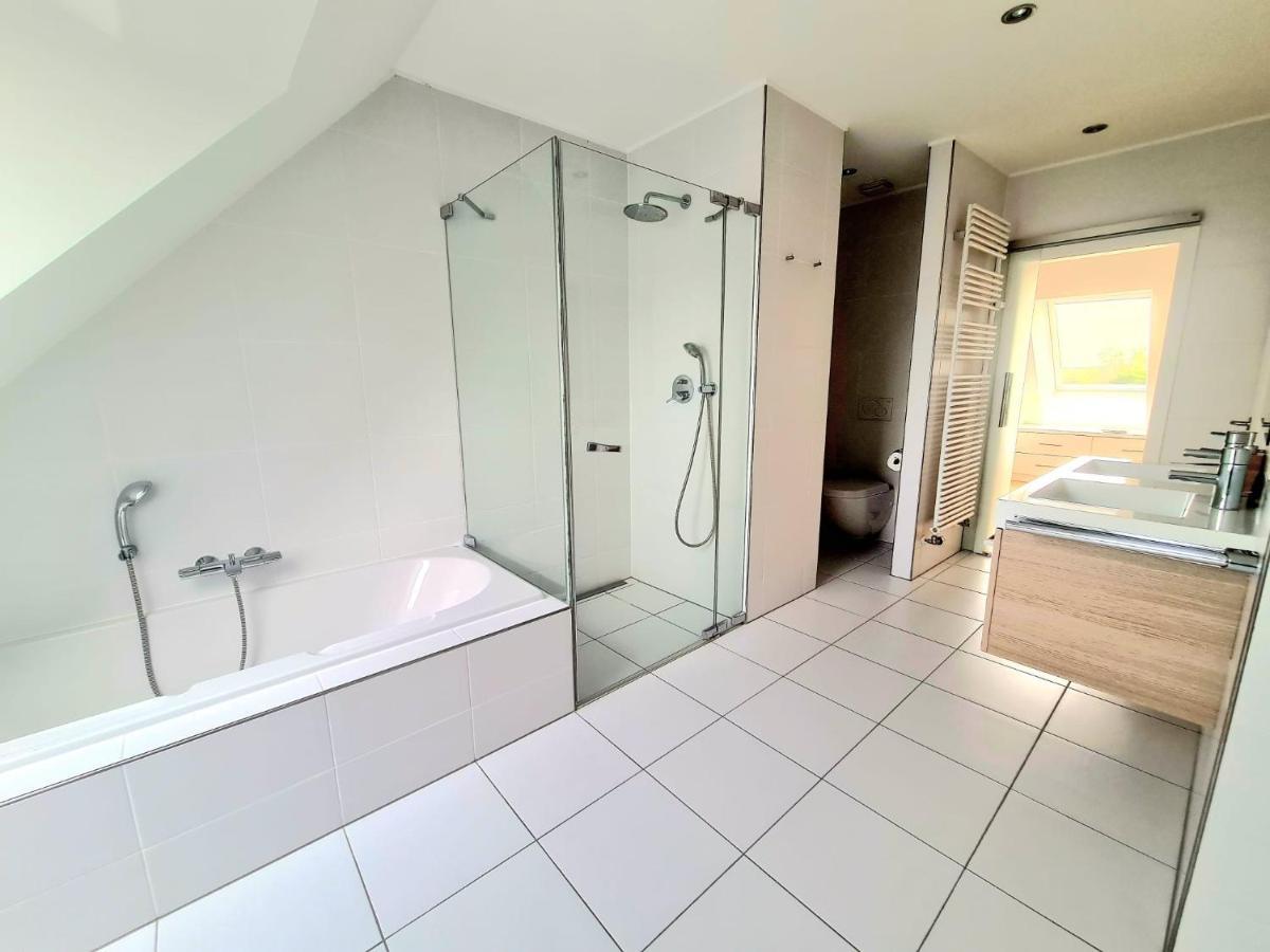 Luxury 3 Bedrooms Apartment *