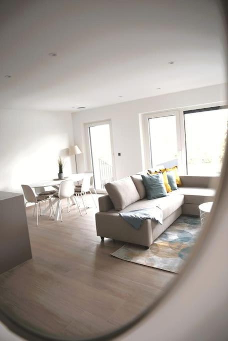 Beautiful 2br In Kirchberg Apartment