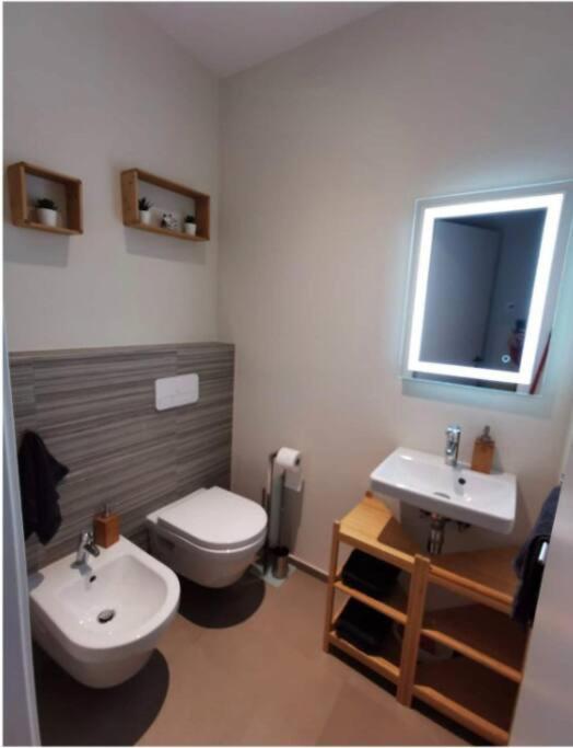 One Bedroom With Terrace And Parking Luxemburg