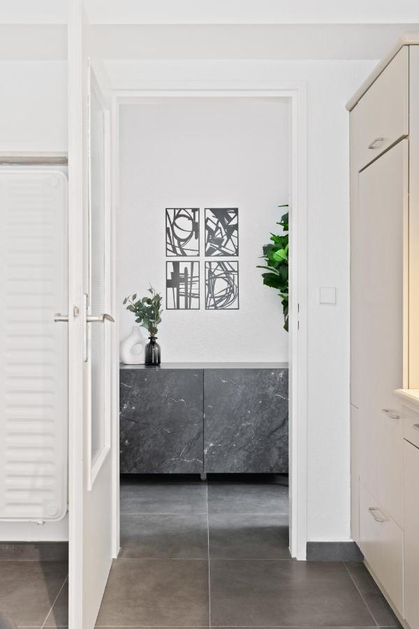 Charming 1br Apt W/ Terrace & 5 Min Drive To City