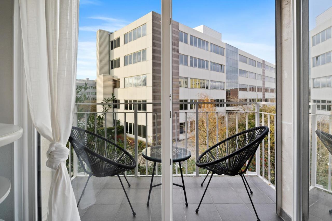 Charming 1br Apt W/ Terrace & 5 Min Drive To City