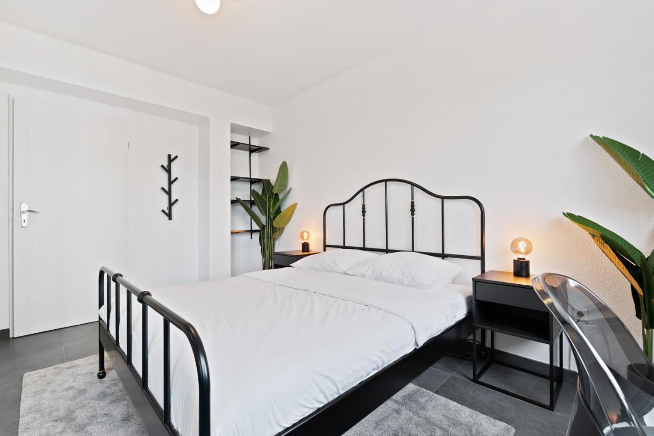 Charming 1br Apt W/ Terrace & 5 Min Drive To City *