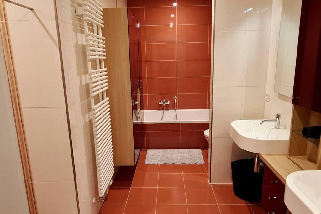 Appartement 164 M2 Flat With Underground Parking In Lux City Luxemburg