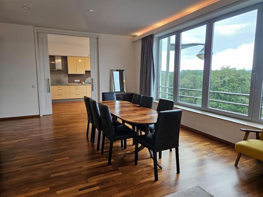 164 M2 Flat With Underground Parking In Lux City Luxemburg