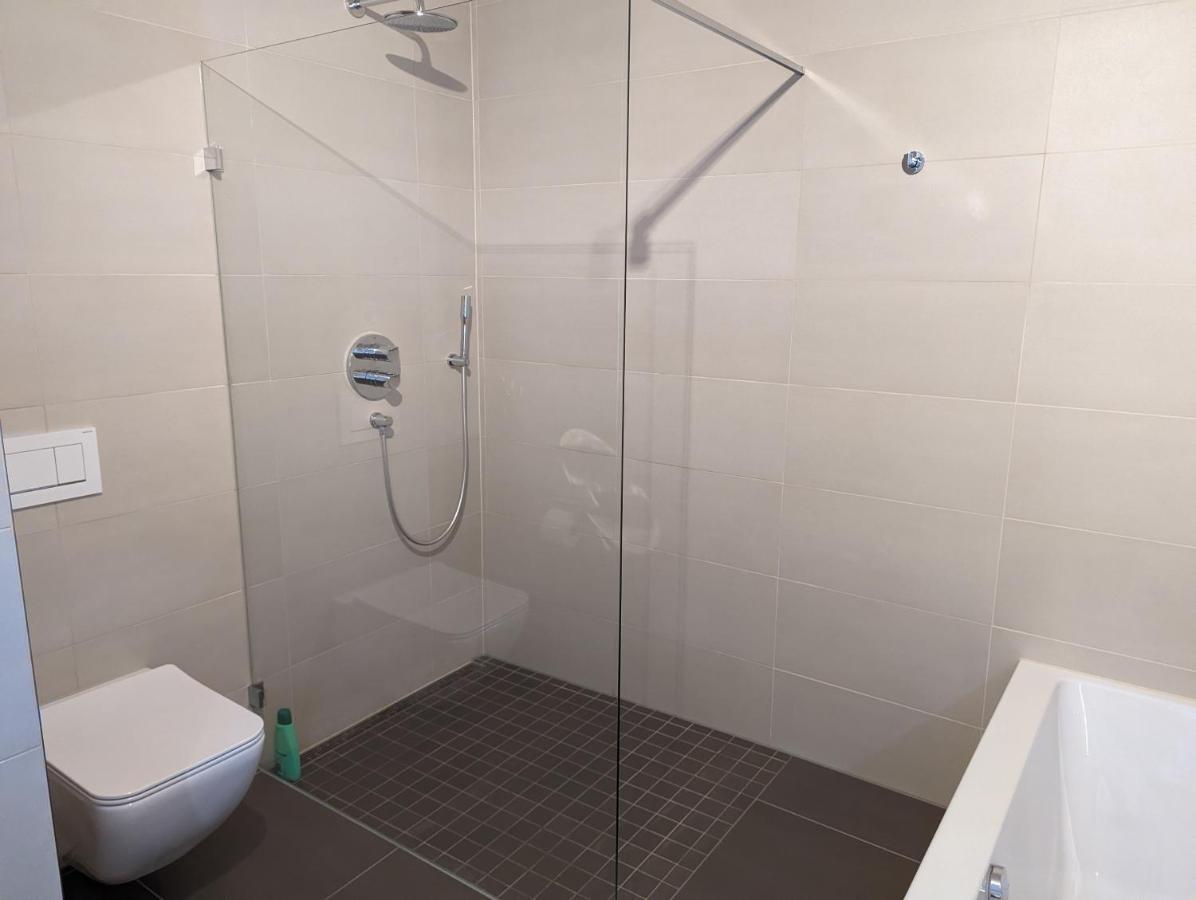Appartement High-end Modern 2 Bed W. Garage In Belair *
