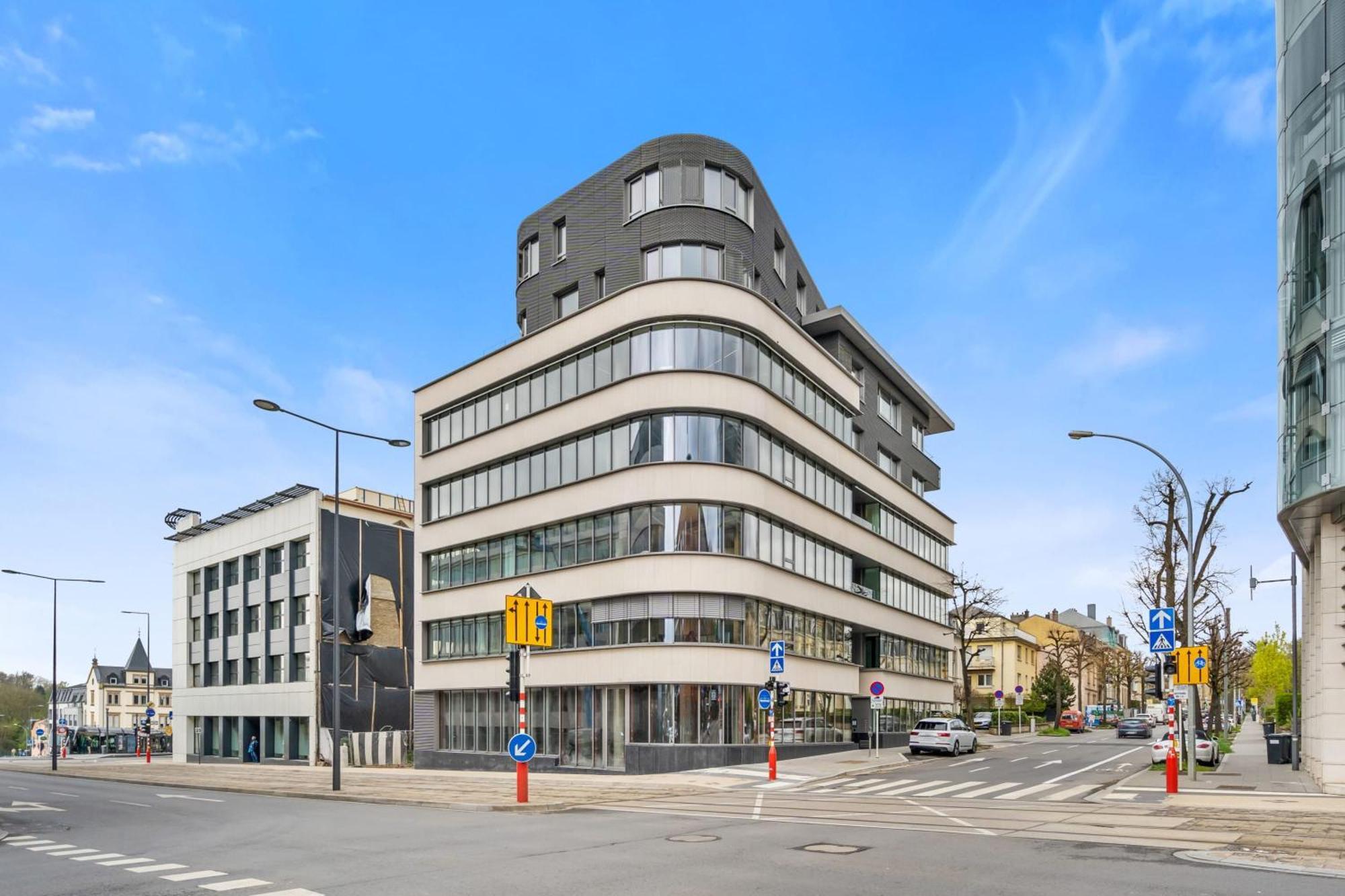 Appartement Elegant 2br With Balcony In Heart Of
