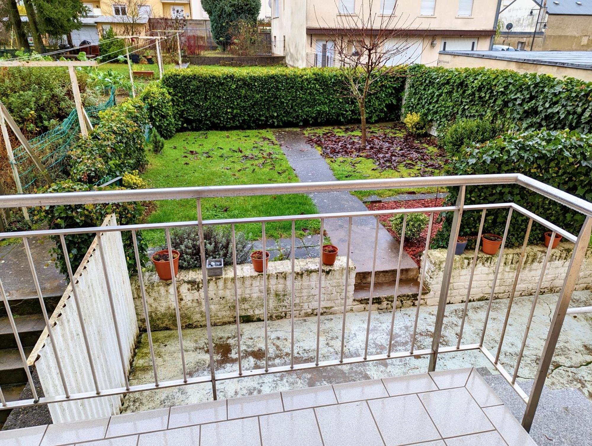 Howald 2 Bedroom With Private Garage & Garden Apartamento