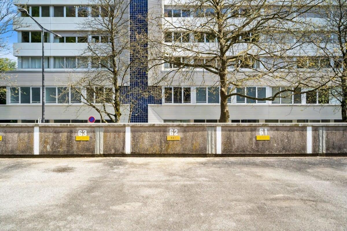 Elegant 1br Apt, Balcony, Pool, Central Location Apartment Luxembourg