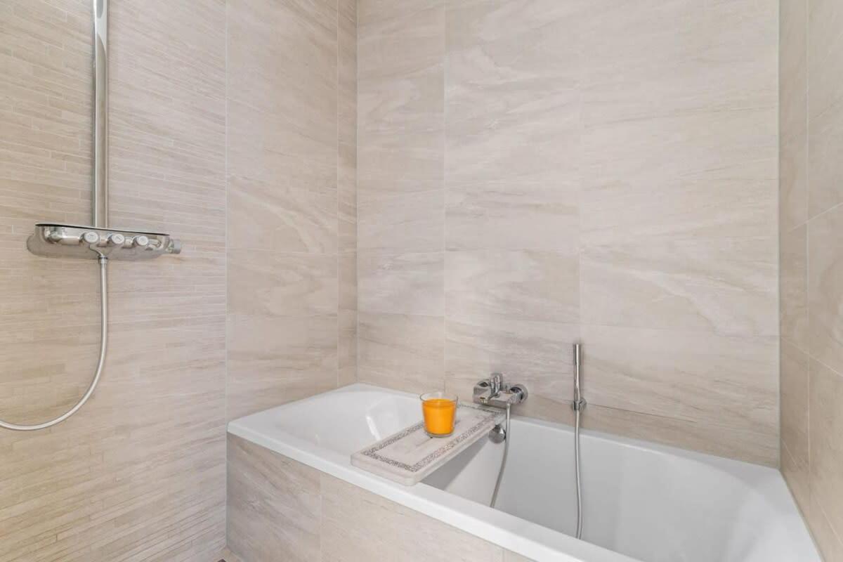 Appartement Stylish And Luxurious With Pool & Gym Luxembourg