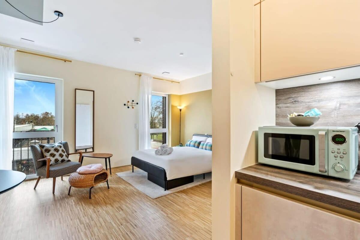 Cozy With Full Kitchen & Workspace Apartment *