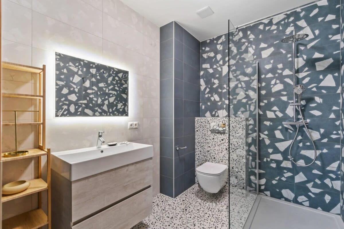 Cozy With Full Kitchen & Workspace Apartment Luxemburg