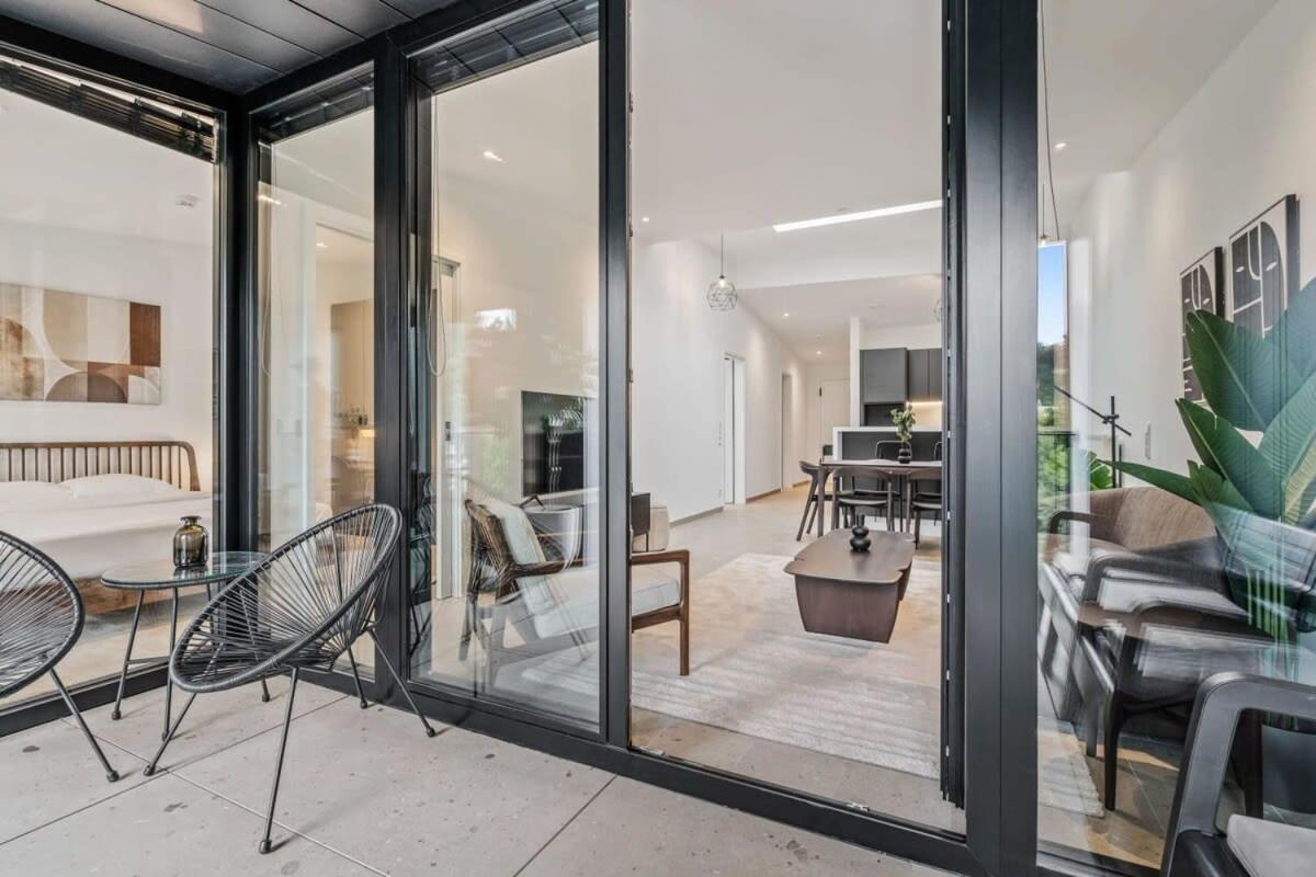 Appartement Luxurious 2br Apt With Balcony In