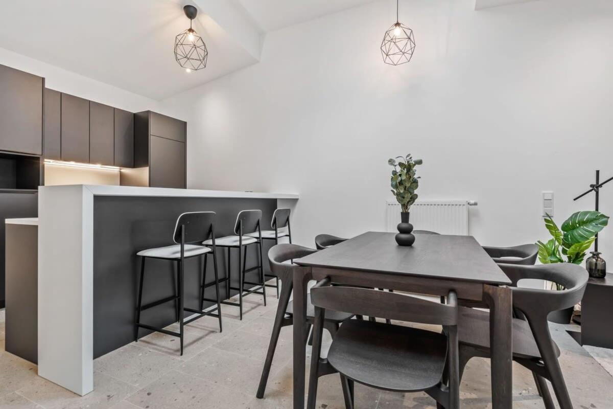 Luxurious 2br Apt With Balcony In Appartement