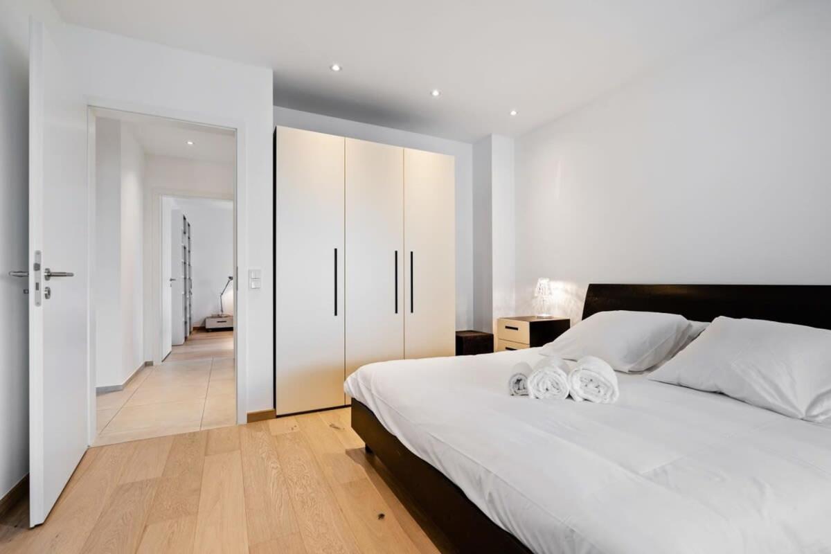 Lux City Escape 2br Apt With Balcony & Workspace * Luxemburg
